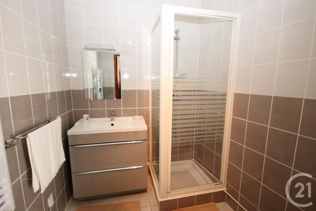 Appartement F2 à vendre - 2 pièces - 60.33 m2 - ORLEANS - 45 - CENTRE - Century 21 Help'Immo