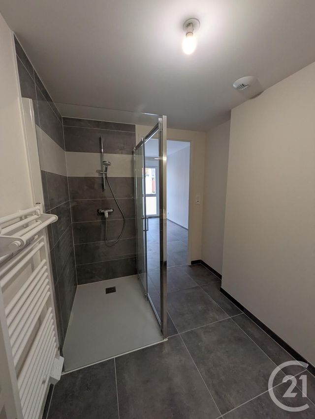 Appartement F2 à louer - 2 pièces - 45.0 m2 - ST JEAN DE LA RUELLE - 45 - CENTRE - Century 21 Help'Immo
