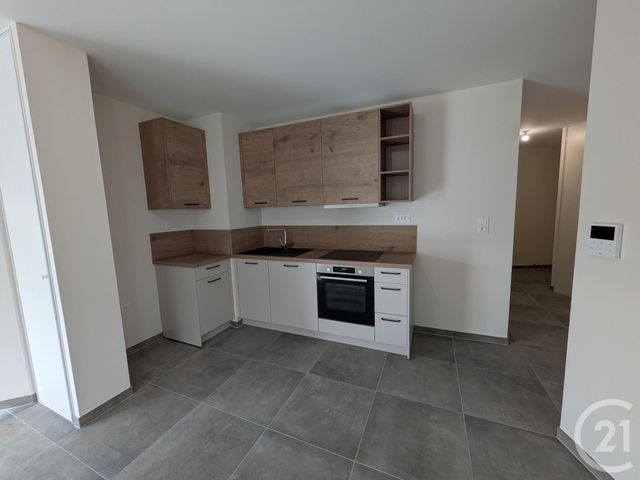 Appartement F3 à louer - 3 pièces - 65.8 m2 - ST JEAN DE LA RUELLE - 45 - CENTRE - Century 21 Help'Immo