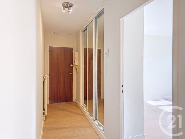 Appartement F2 à vendre - 2 pièces - 46.56 m2 - OLIVET - 45 - CENTRE - Century 21 Help'Immo