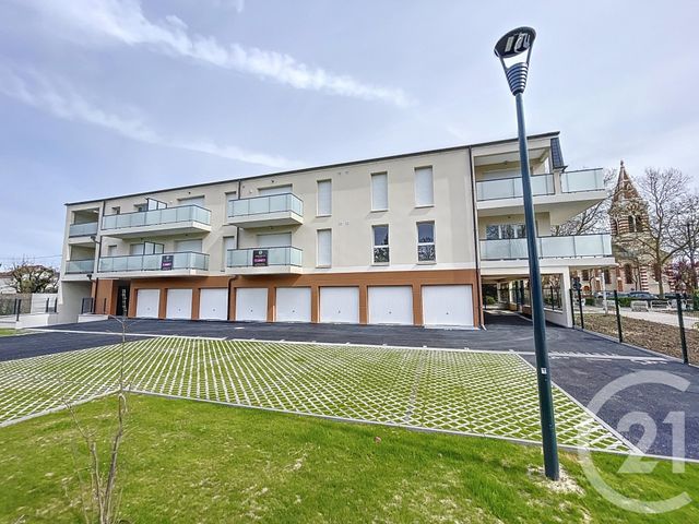 parking à louer - 15.0 m2 - ST JEAN DE LA RUELLE - 45 - CENTRE - Century 21 Help'Immo