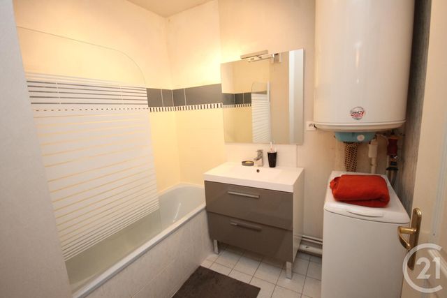 Afficher la photo en grand Appartement F2 à louer - 2 pièces - 48.82 m2 - ST JEAN DE BRAYE - 45 - CENTRE - Century 21 Help'Immo