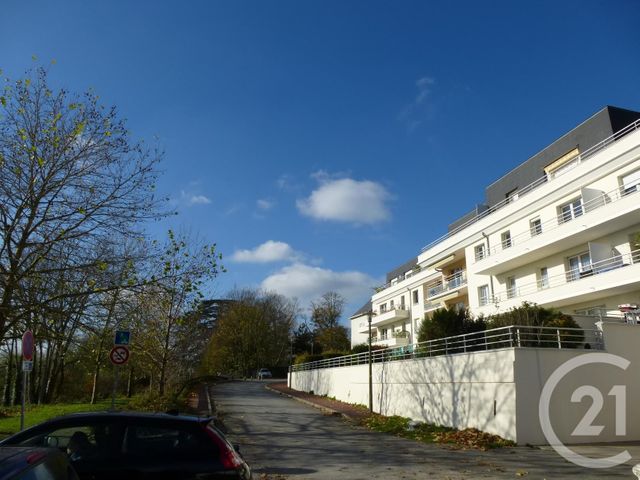 Appartement F2 à louer - 2 pièces - 44.04 m2 - ST JEAN DE LA RUELLE - 45 - CENTRE - Century 21 Help'Immo