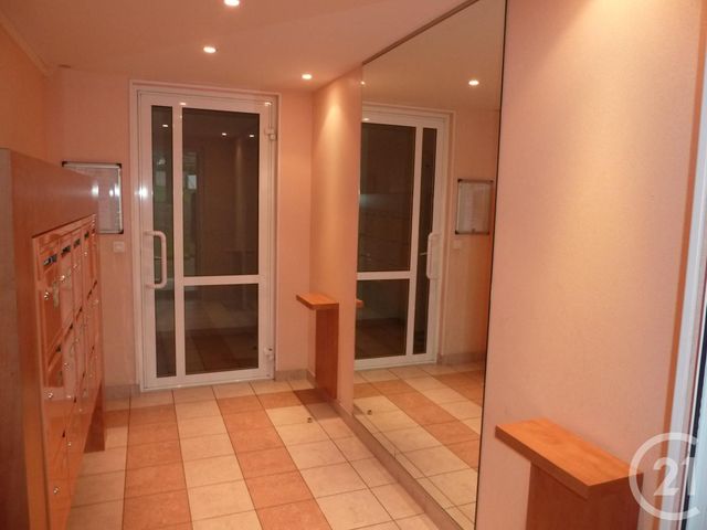 Appartement F2 à louer - 2 pièces - 44.04 m2 - ST JEAN DE LA RUELLE - 45 - CENTRE - Century 21 Help'Immo