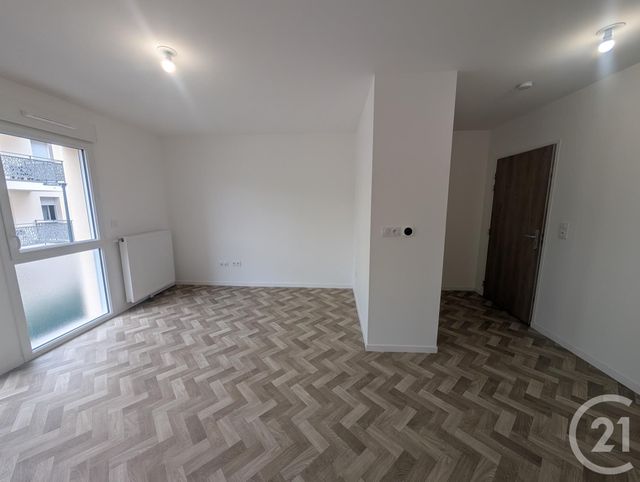 Appartement F1 à louer - 1 pièce - 35.0 m2 - SARAN - 45 - CENTRE - Century 21 Help'Immo