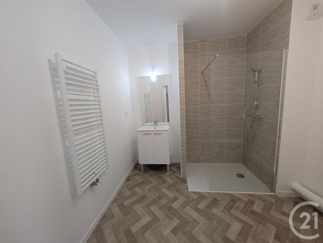 Appartement F1 à louer - 1 pièce - 35.0 m2 - SARAN - 45 - CENTRE - Century 21 Help'Immo