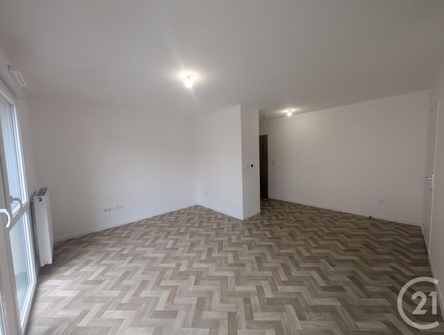 Appartement F1 à louer - 1 pièce - 35.0 m2 - SARAN - 45 - CENTRE - Century 21 Help'Immo