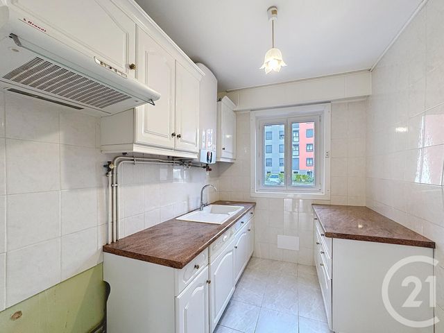 Appartement F4 à vendre - 4 pièces - 71.37 m2 - ST JEAN DE LA RUELLE - 45 - CENTRE - Century 21 Help'Immo