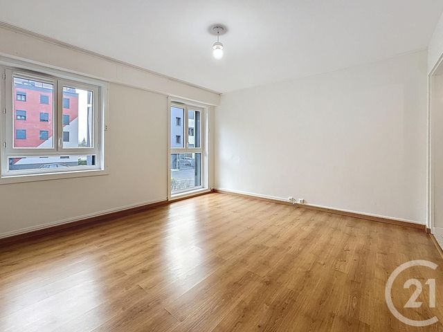 Appartement F4 à vendre - 4 pièces - 71.37 m2 - ST JEAN DE LA RUELLE - 45 - CENTRE - Century 21 Help'Immo
