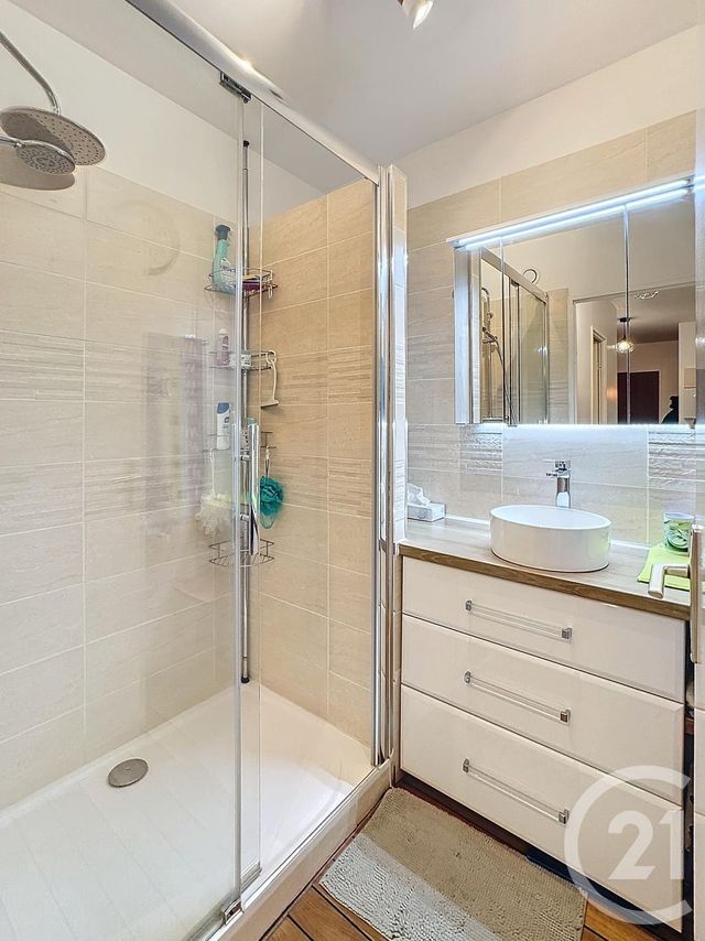 Appartement F2 à louer - 2 pièces - 60.0 m2 - ORLEANS - 45 - CENTRE - Century 21 Help'Immo