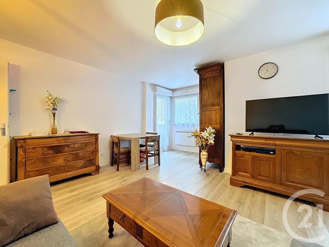 Appartement F2 à louer - 2 pièces - 60.0 m2 - ORLEANS - 45 - CENTRE - Century 21 Help'Immo