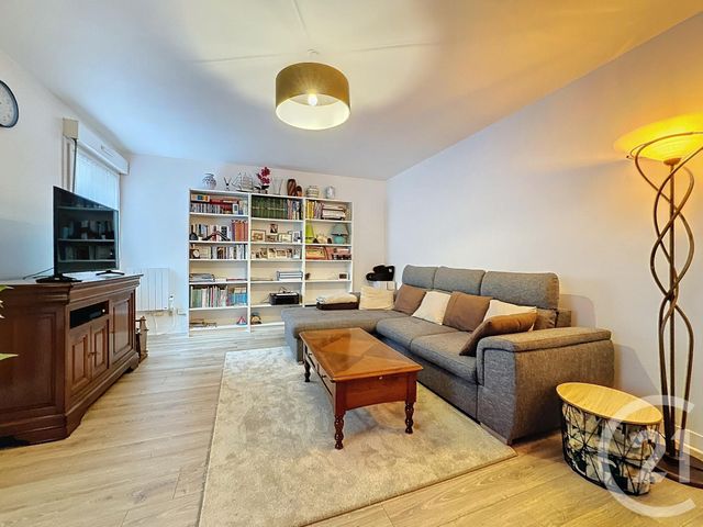 Appartement F2 à louer - 2 pièces - 60.0 m2 - ORLEANS - 45 - CENTRE - Century 21 Help'Immo