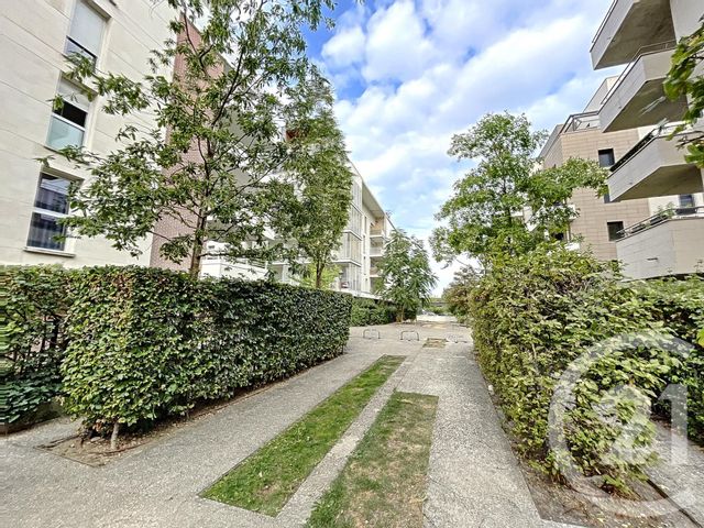 Appartement F3 à vendre - 3 pièces - 58.84 m2 - ORLEANS - 45 - CENTRE - Century 21 Help'Immo