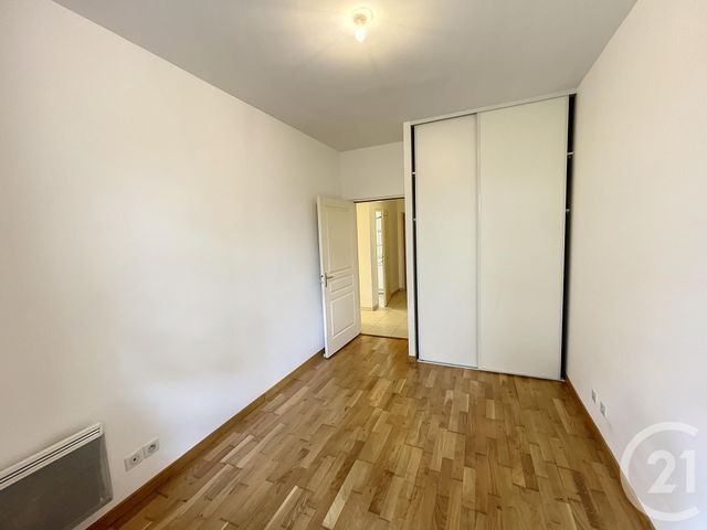 Appartement F3 à vendre - 3 pièces - 58.84 m2 - ORLEANS - 45 - CENTRE - Century 21 Help'Immo