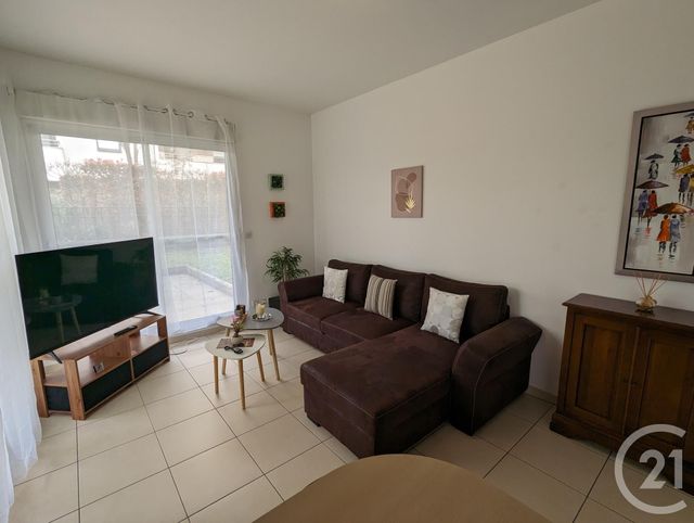 Appartement F3 à vendre - 3 pièces - 58.84 m2 - ORLEANS - 45 - CENTRE - Century 21 Help'Immo