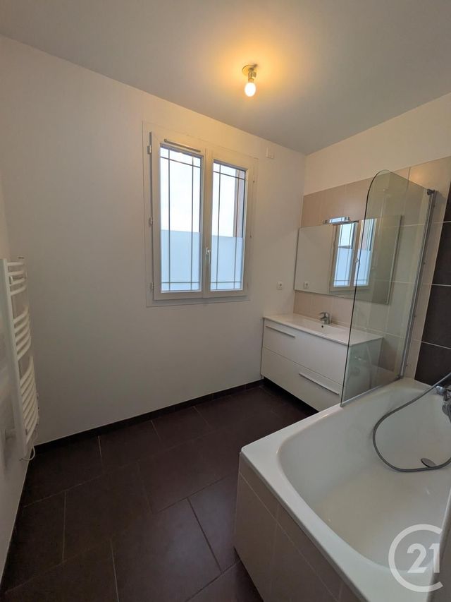 maison à louer - 7 pièces - 145.0 m2 - LA CHAPELLE ST MESMIN - 45 - CENTRE - Century 21 Help'Immo