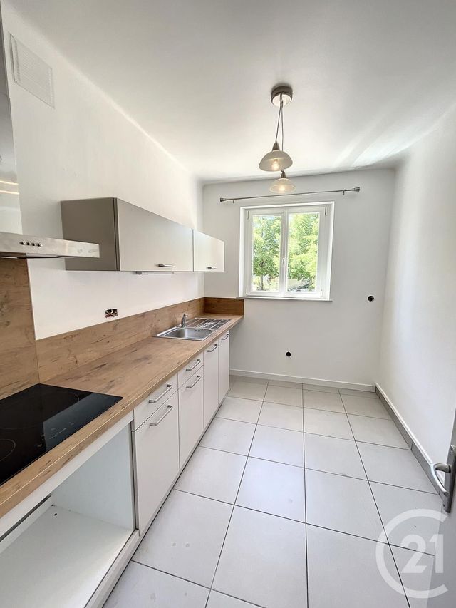 Appartement F3 à louer - 3 pièces - 52.4 m2 - ORLEANS - 45 - CENTRE - Century 21 Help'Immo