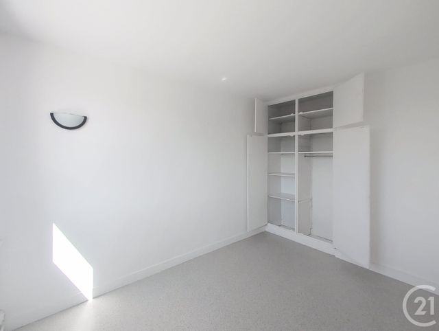 Appartement F3 à louer - 3 pièces - 52.57 m2 - ST JEAN DE LA RUELLE - 45 - CENTRE - Century 21 Help'Immo