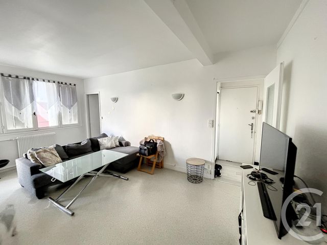 Appartement F3 à louer - 3 pièces - 52.57 m2 - ST JEAN DE LA RUELLE - 45 - CENTRE - Century 21 Help'Immo