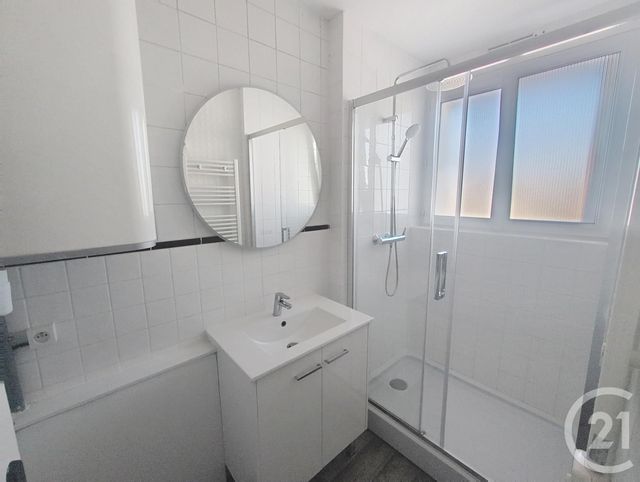 Appartement F3 à louer - 3 pièces - 52.57 m2 - ST JEAN DE LA RUELLE - 45 - CENTRE - Century 21 Help'Immo