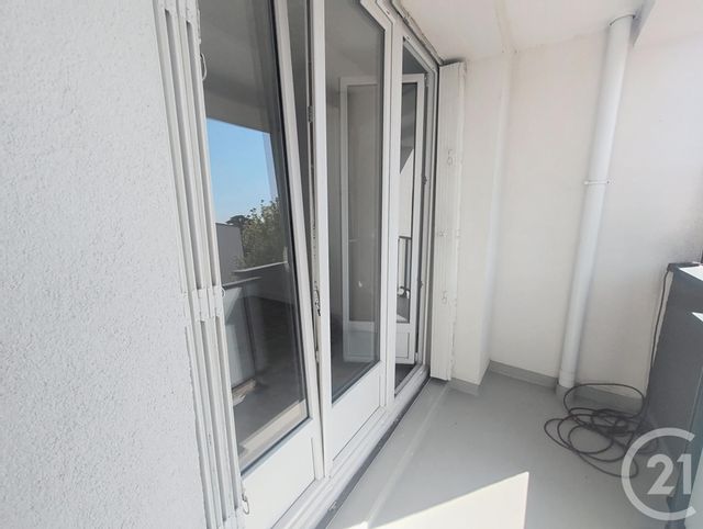 Appartement F3 à louer - 3 pièces - 52.57 m2 - ST JEAN DE LA RUELLE - 45 - CENTRE - Century 21 Help'Immo