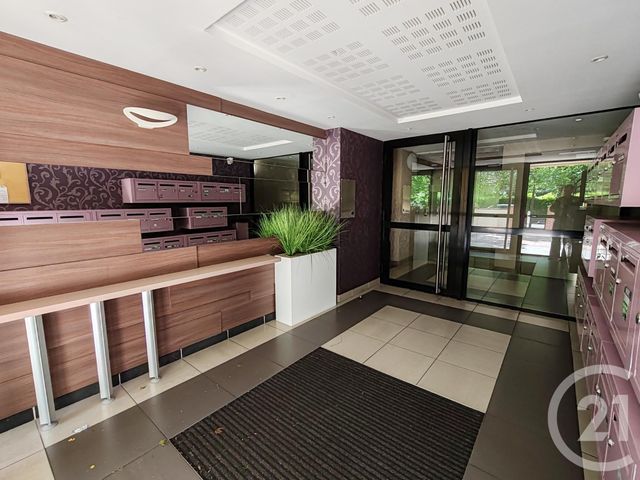 Appartement F3 à vendre - 3 pièces - 70.15 m2 - ST JEAN DE LA RUELLE - 45 - CENTRE - Century 21 Help'Immo