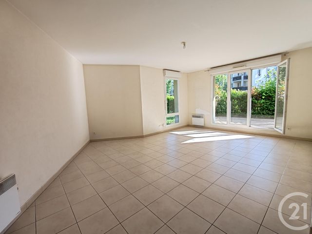 Appartement F3 à vendre - 3 pièces - 70.15 m2 - ST JEAN DE LA RUELLE - 45 - CENTRE - Century 21 Help'Immo