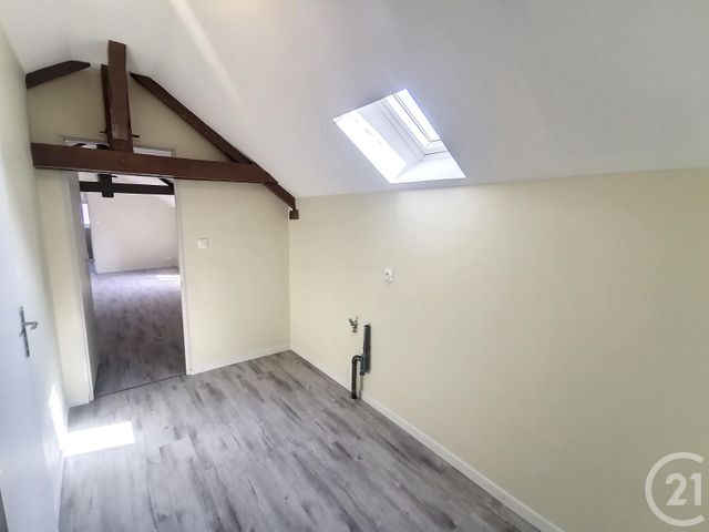 Appartement F3 à louer - 3 pièces - 81.72 m2 - GRENEVILLE EN BEAUCE - 45 - CENTRE - Century 21 Help'Immo