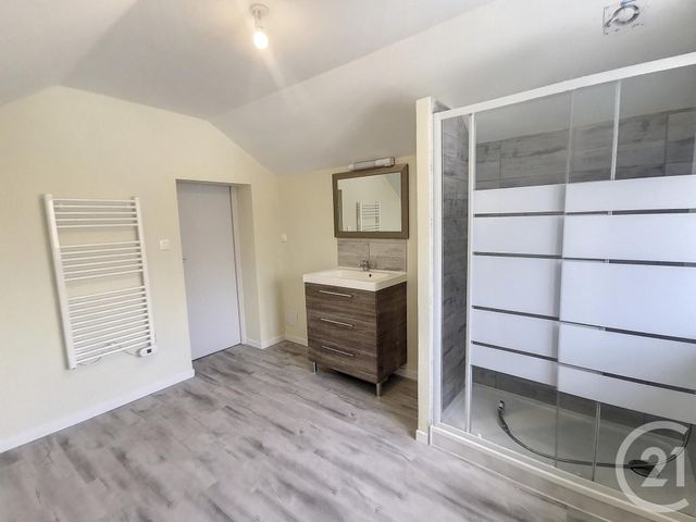 Appartement F3 à louer - 3 pièces - 81.72 m2 - GRENEVILLE EN BEAUCE - 45 - CENTRE - Century 21 Help'Immo