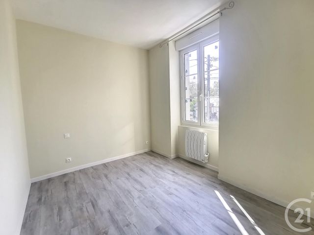 Appartement F3 à louer - 3 pièces - 81.72 m2 - GRENEVILLE EN BEAUCE - 45 - CENTRE - Century 21 Help'Immo