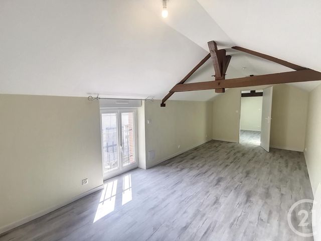 Appartement F3 à louer - 3 pièces - 81.72 m2 - GRENEVILLE EN BEAUCE - 45 - CENTRE - Century 21 Help'Immo