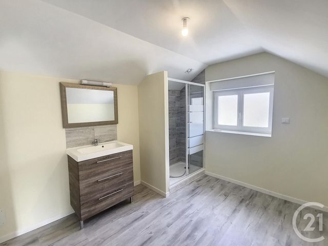 Appartement F3 à louer - 3 pièces - 81.72 m2 - GRENEVILLE EN BEAUCE - 45 - CENTRE - Century 21 Help'Immo