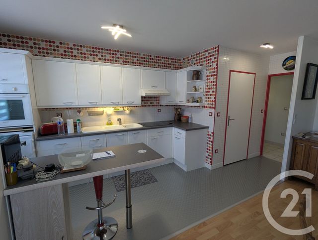 Appartement F4 à vendre - 4 pièces - 79.77 m2 - LA CHAPELLE ST MESMIN - 45 - CENTRE - Century 21 Help'Immo