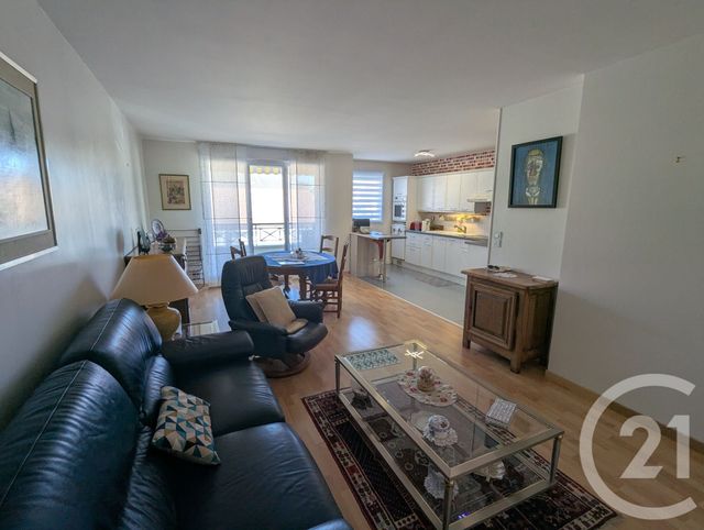 Appartement F4 à vendre - 4 pièces - 79.77 m2 - LA CHAPELLE ST MESMIN - 45 - CENTRE - Century 21 Help'Immo