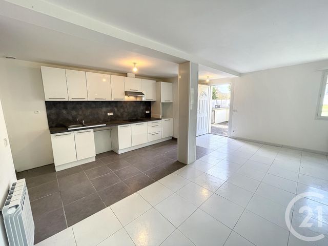 maison à louer - 4 pièces - 80.0 m2 - LA CHAPELLE ST MESMIN - 45 - CENTRE - Century 21 Help'Immo