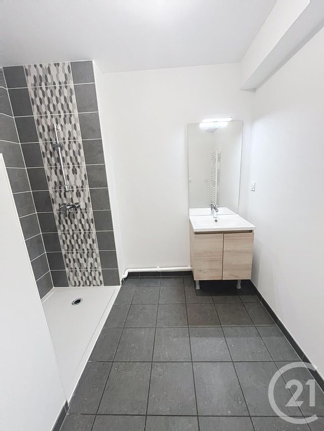 Appartement F3 à louer - 3 pièces - 65.22 m2 - ORLEANS - 45 - CENTRE - Century 21 Help'Immo