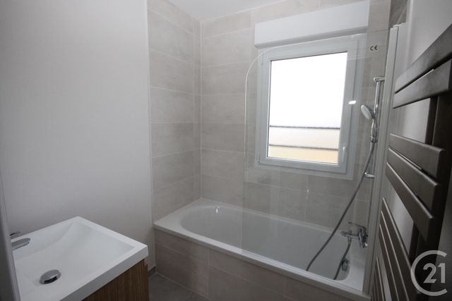 maison à louer - 3 pièces - 63.05 m2 - ST DENIS EN VAL - 45 - CENTRE - Century 21 Help'Immo