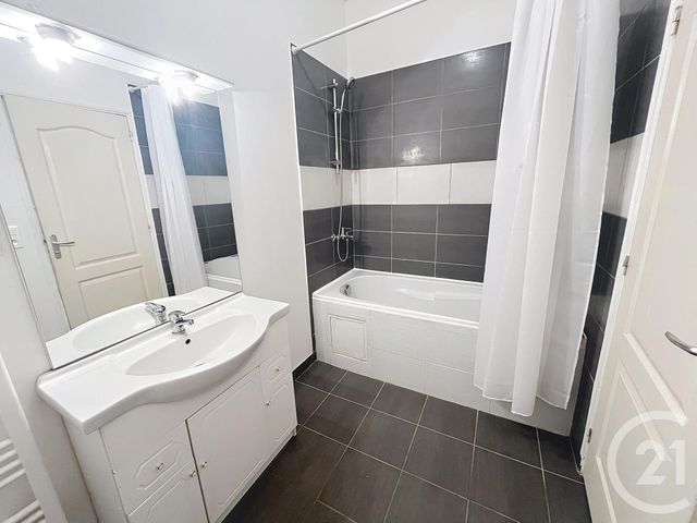 maison à louer - 6 pièces - 123.54 m2 - LA CHAPELLE ST MESMIN - 45 - CENTRE - Century 21 Help'Immo