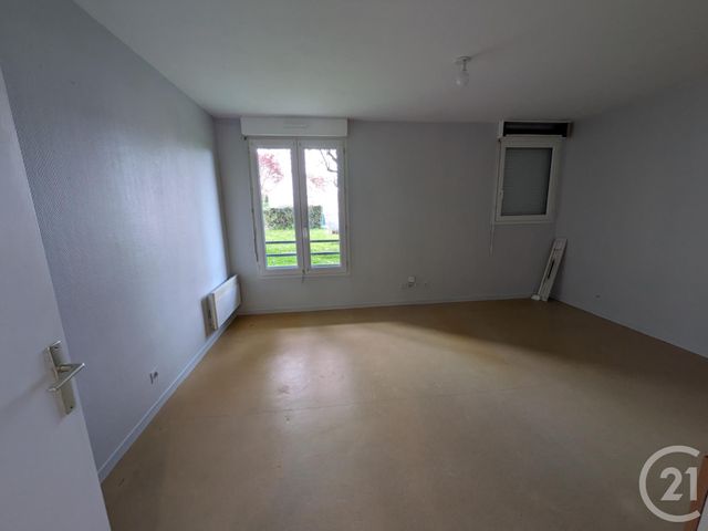 Appartement F1 à louer - 1 pièce - 24.63 m2 - LA CHAPELLE ST MESMIN - 45 - CENTRE - Century 21 Help'Immo