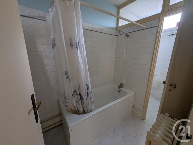 Appartement F3 à louer - 3 pièces - 59.46 m2 - ST JEAN DE LA RUELLE - 45 - CENTRE - Century 21 Help'Immo