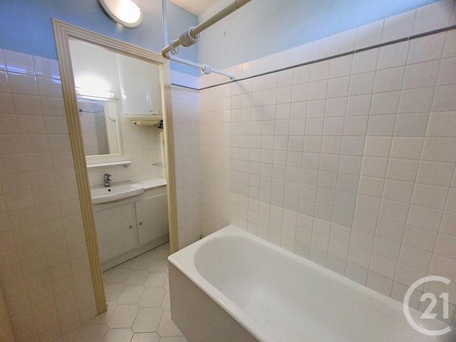 Appartement F3 à louer - 3 pièces - 59.46 m2 - ST JEAN DE LA RUELLE - 45 - CENTRE - Century 21 Help'Immo