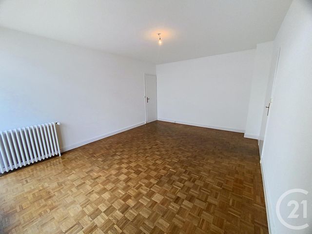 Appartement F3 à louer - 3 pièces - 59.46 m2 - ST JEAN DE LA RUELLE - 45 - CENTRE - Century 21 Help'Immo