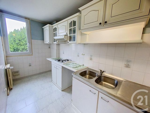 Appartement F3 à louer - 3 pièces - 59.46 m2 - ST JEAN DE LA RUELLE - 45 - CENTRE - Century 21 Help'Immo