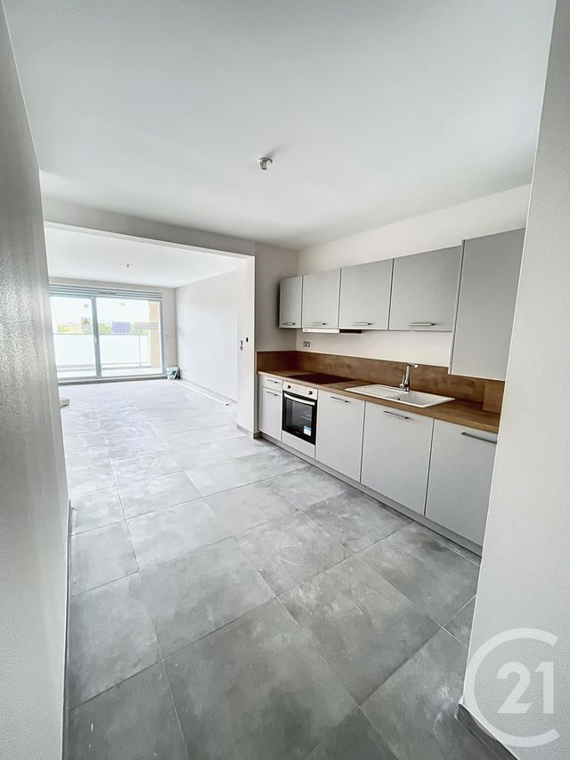 Appartement F2 à louer - 2 pièces - 49.1 m2 - INGRE - 45 - CENTRE - Century 21 Help'Immo