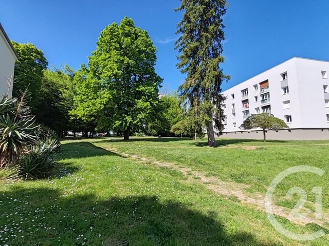 Appartement F4 à vendre - 4 pièces - 76.42 m2 - LA CHAPELLE ST MESMIN - 45 - CENTRE - Century 21 Help'Immo
