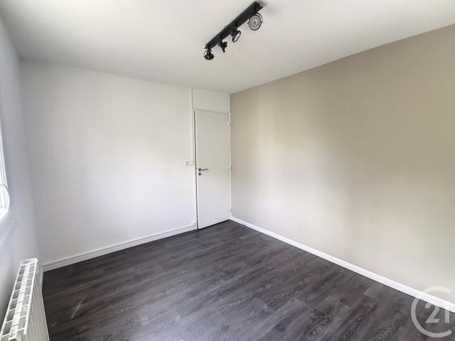 Appartement F3 à louer - 3 pièces - 64.03 m2 - LA CHAPELLE ST MESMIN - 45 - CENTRE - Century 21 Help'Immo