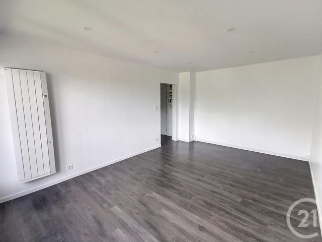 Appartement F3 à louer - 3 pièces - 64.03 m2 - LA CHAPELLE ST MESMIN - 45 - CENTRE - Century 21 Help'Immo