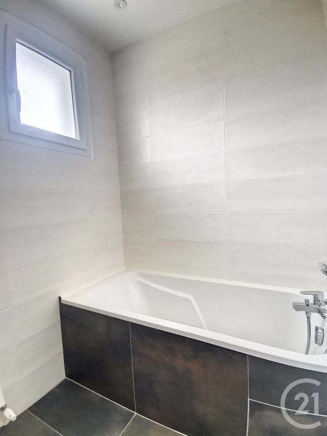 maison à louer - 6 pièces - 118.69 m2 - LION EN BEAUCE - 45 - CENTRE - Century 21 Help'Immo