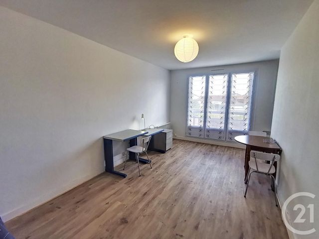 Appartement F1 à louer - 1 pièce - 27.39 m2 - ORLEANS - 45 - CENTRE - Century 21 Help'Immo