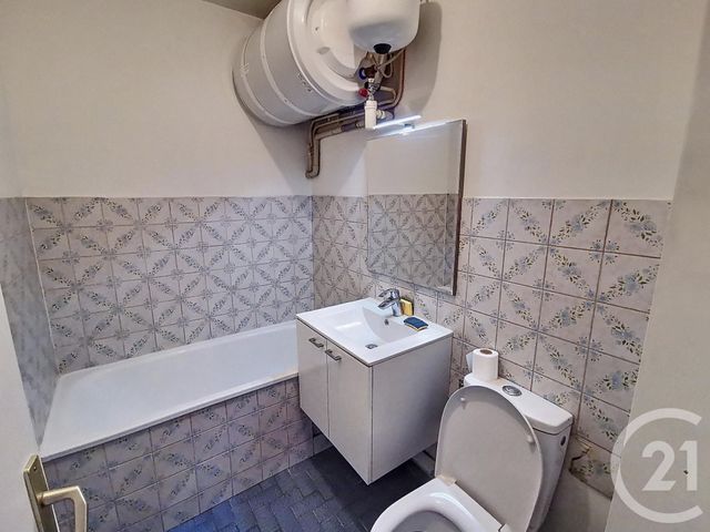 Appartement F1 à louer - 1 pièce - 27.39 m2 - ORLEANS - 45 - CENTRE - Century 21 Help'Immo